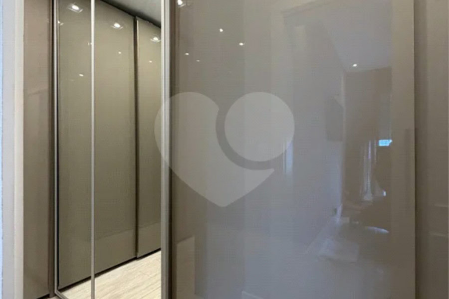 Casa de alto padrão em condomínio exclusivo com 4 suítes