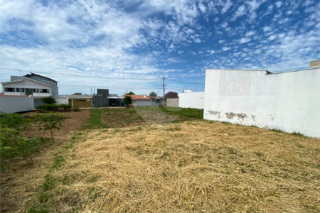 Terreno plano com 250,00 m²