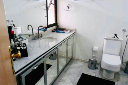 Apartamento à venda na Saúde de 500m² com 5 dormitórios, 4 suítes e 5 vagas
