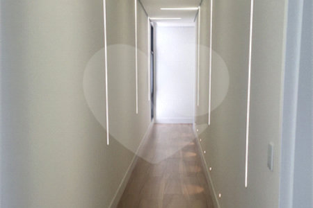 Casa a venda com 04 suítes área gourmet e 6 vagas para autos em condominio fechado Atibaia