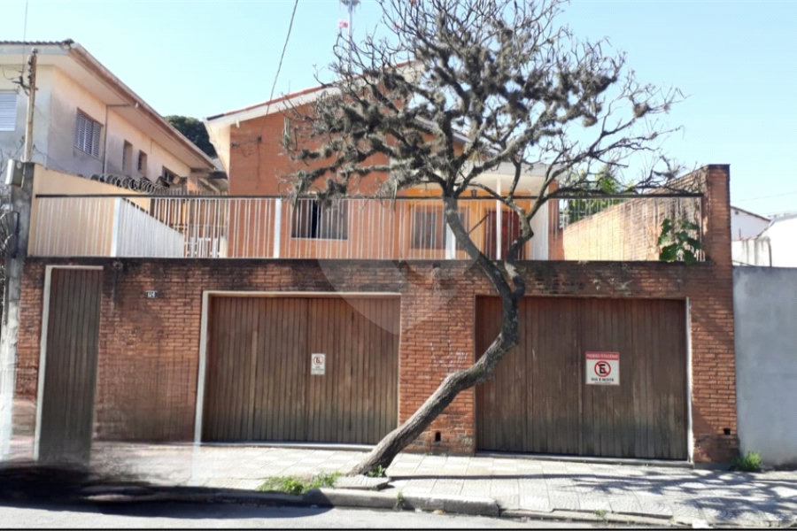 BELA CASA 274 M² C/ 3 QUARTOS 1 SALA 1 COZINHA 3 BANHEIROS 2 VAGAS Para Estacionamento coberta P/ VENDA NA V N Cachoeirinha