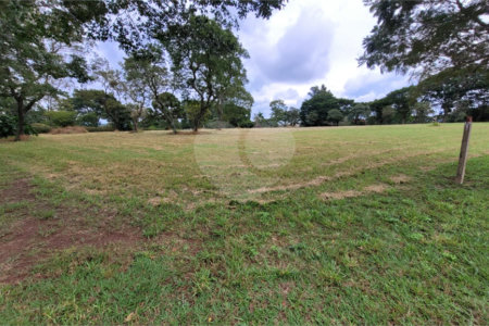 Loteamento Residencial no Condomínio Vila Pinhal do Broa