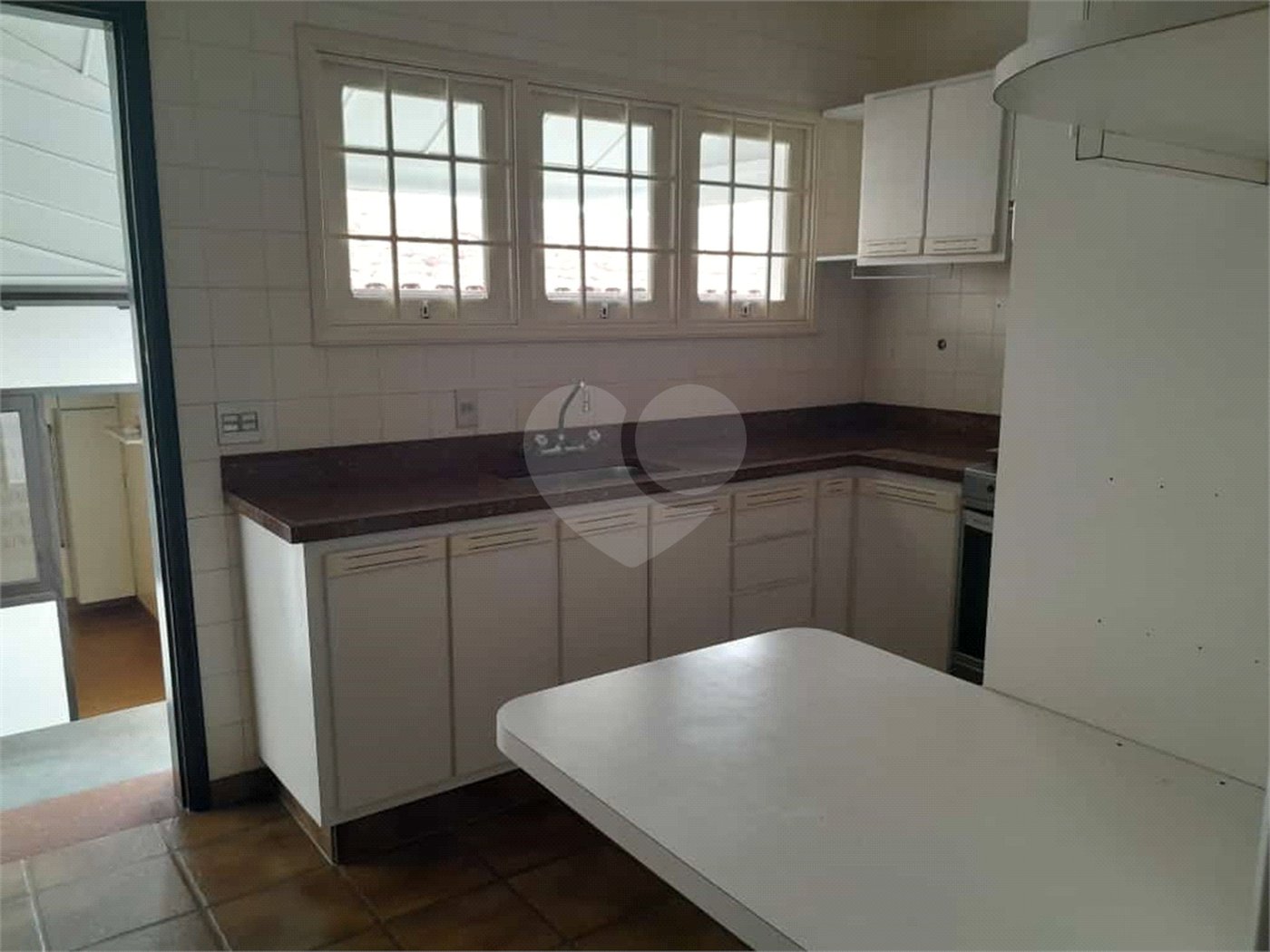 Linda casa para venda / Locação em bairro nobre