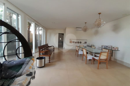 Casa à Venda no Condomínio Damha III – Elegância e Conforto para sua Família