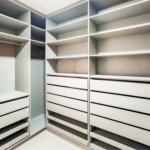 Apartamento totalmente mobiliado com ar-condicionado localizado no coração do Brooklin!!!
