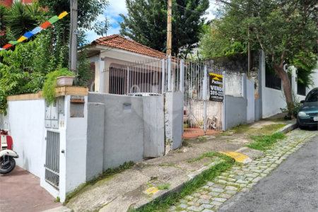 Casa na Vila Madalena com 240 metros quadrados de terreno