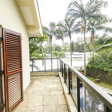 Casa com 4 quartos e ótimo espaço em local nobre no Alto da Boa Vista