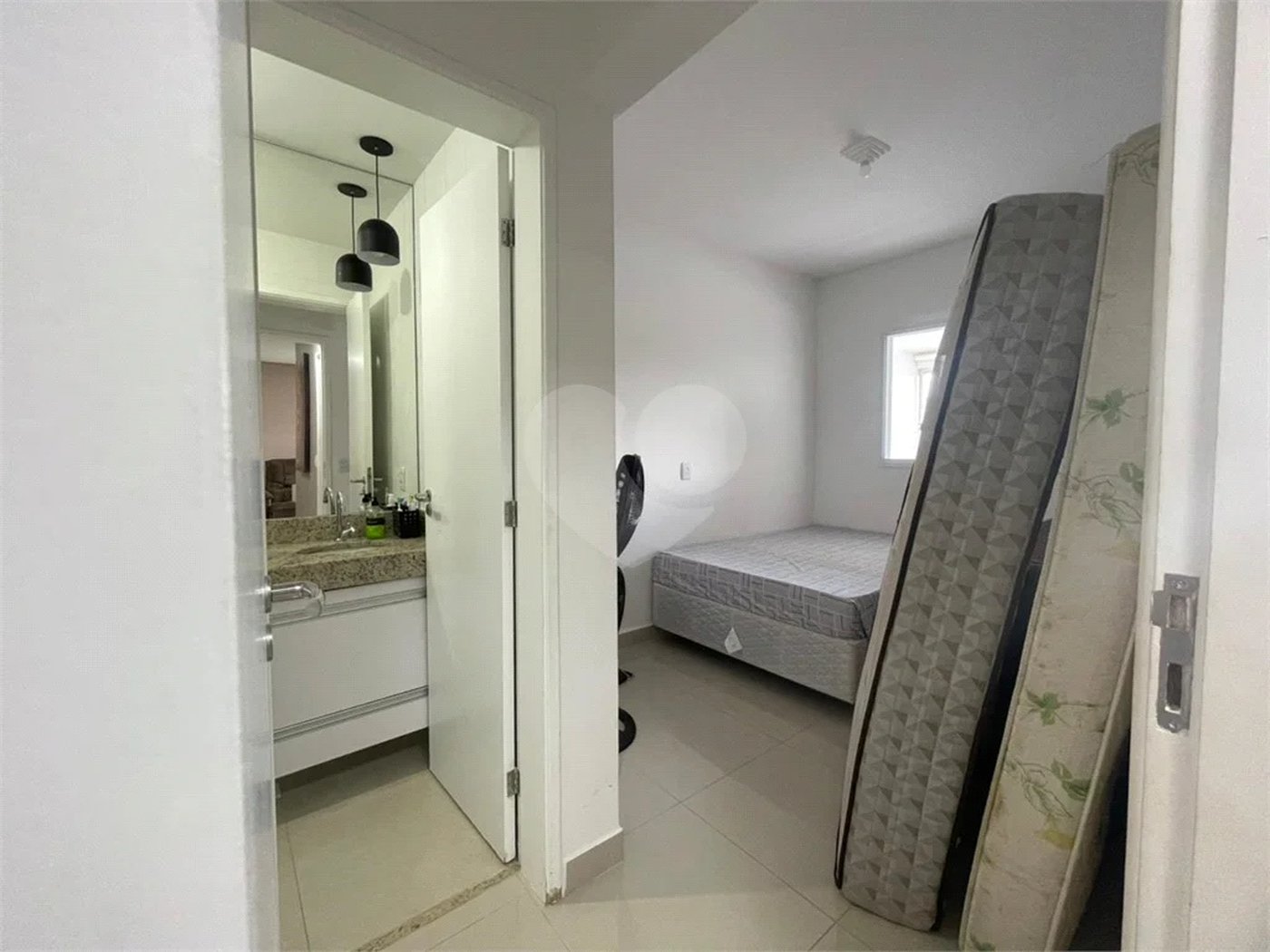 Apartamento para alugar com 2 quartos, sendo 1 suíte, no Centro, Bertioga, SP