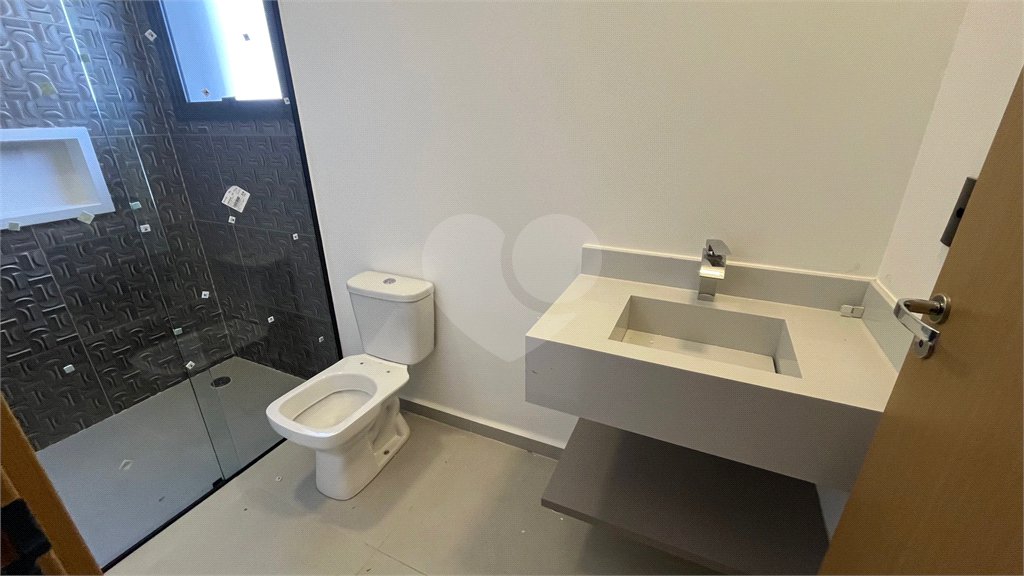 Casa Assobradada com 3 suítes na Vila Thais em Atibaia
