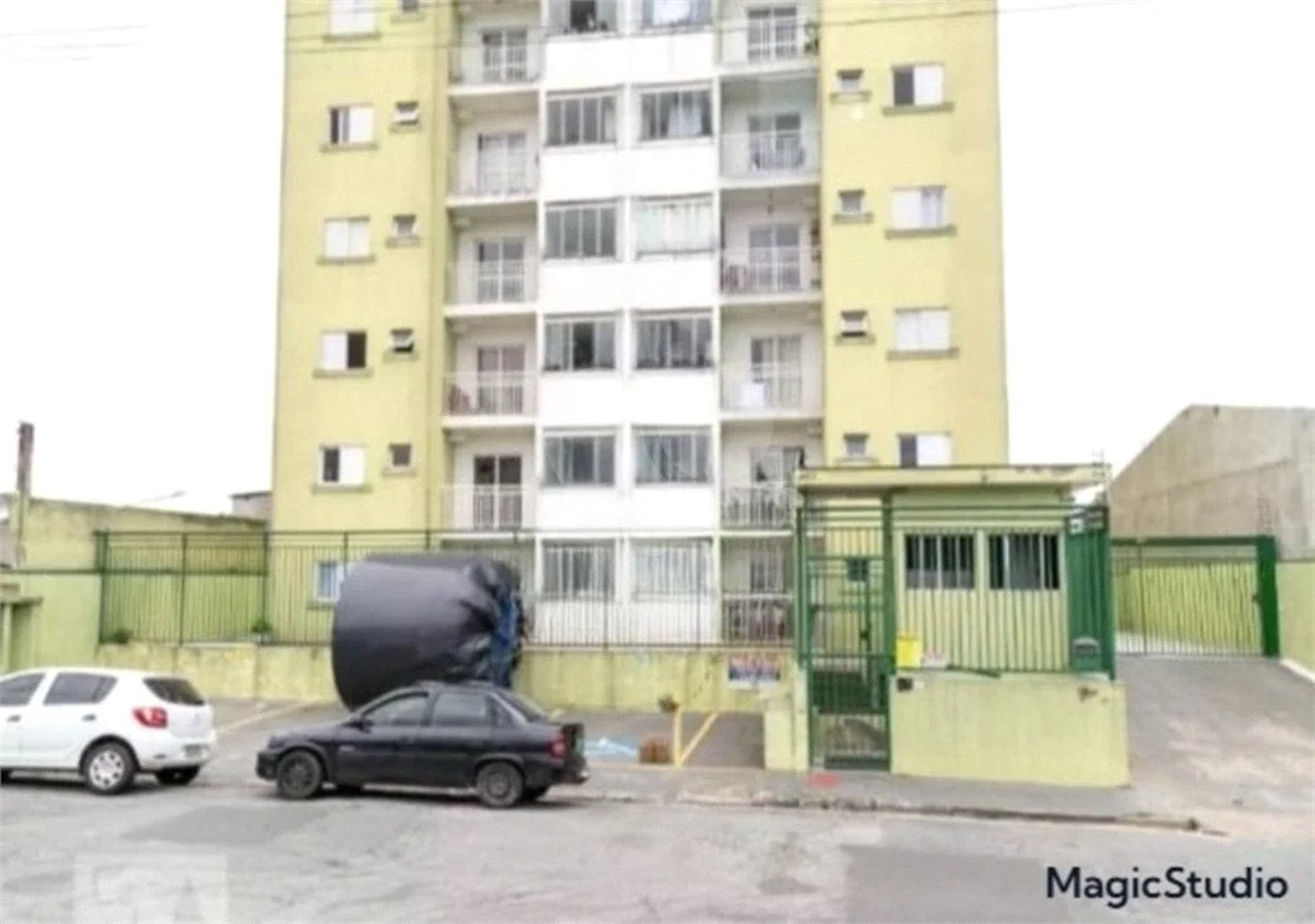 Apartamento com 50m², 2 dormitórios, 2 vagas, disponível para venda e locação, no bairro Água Chata, em Guarulhos.