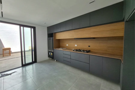 Sobrado incrível à venda, pronta para morar, 120m² 3 quartos, 1 suíte e vagas no Butantã