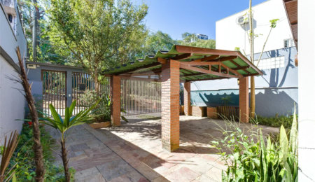 Casa Térrea à venda com 4 quartos, sendo 2 suítes,  em Alto da Boa Vista, São Paulo, SP