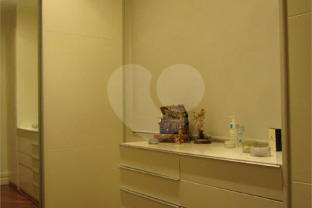 Cobertura Duplex com 126,metros quadrados próximo ao Shopping Pátio Paulista.