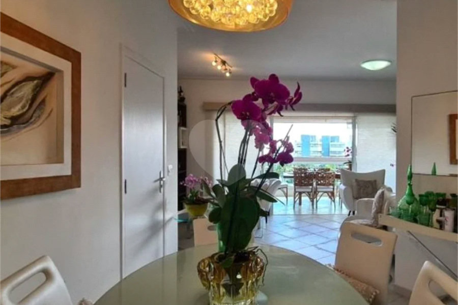 Apartamento à venda com 4 quartos, sendo 2 suítes,  em Riviera de São Lourenço, Bertioga, SP