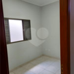 Casa Térrea com 2 dormitórios, sendo 1 suíte.
