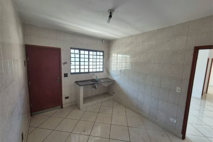 Dois imóveis em um terreno de 300 m² (12 x 25) - Com acesso independente