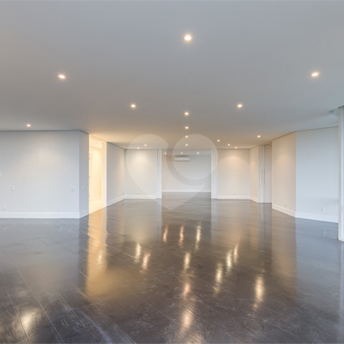 Apartamento à venda ou para alugar com 4 suítes em Alto da Boa Vista, São Paulo, SP