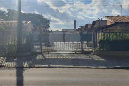 Casa térrea para locação e venda no Condomínio Mont Carlo I