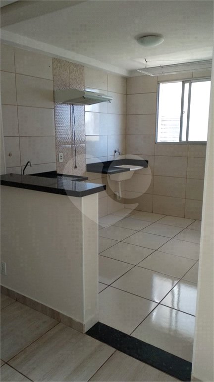 Apartamento no Condomínio Monte Azul.