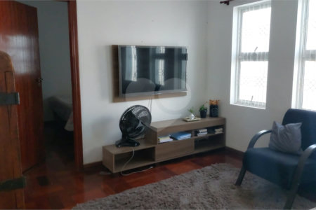 Casa à venda com 5 quartos, sendo 1 suíte, em Jardim Santa Paula, São Carlos, SP