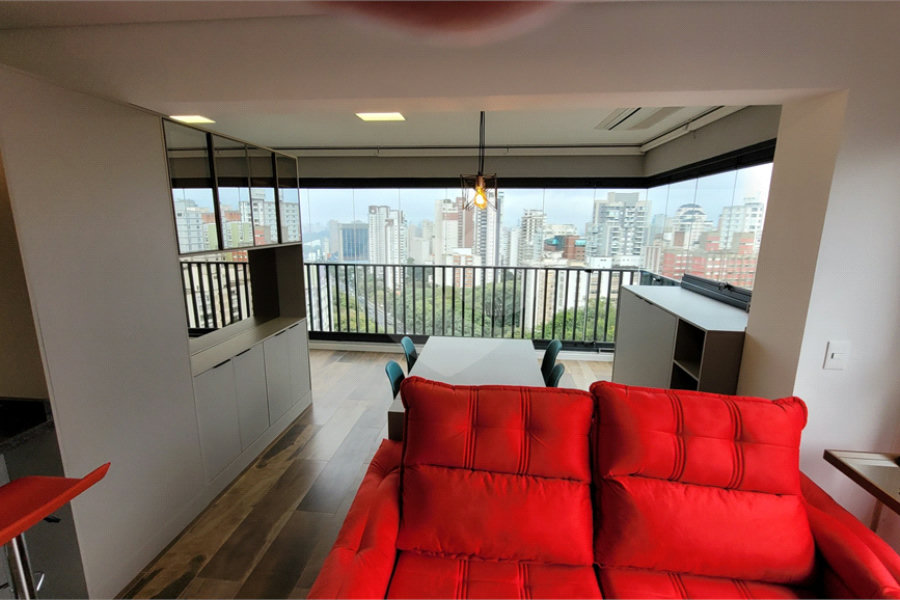 Apartamento de 2 quartos mobiliado à venda no Paraíso