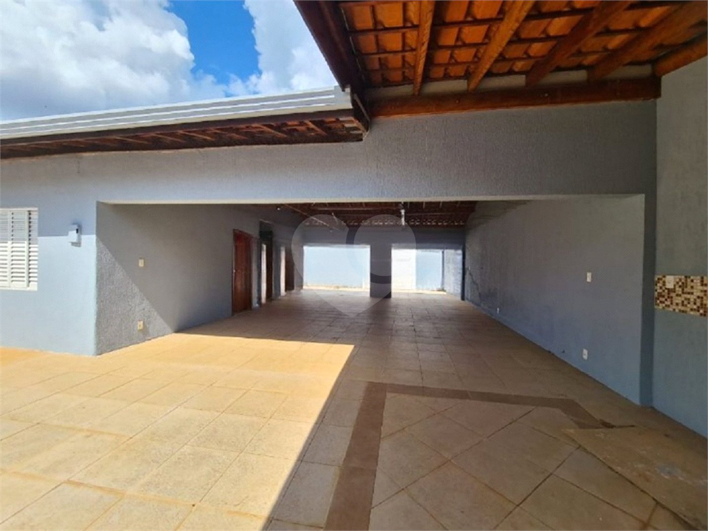 Casa à venda com 3 dormitórios, sendo 1 suite e ampla área de lazer no Jardim Brasil