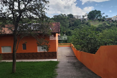 Chácara à venda com 3 quartos, sendo 1 suíte, em San Fernando Valley, Atibaia, SP