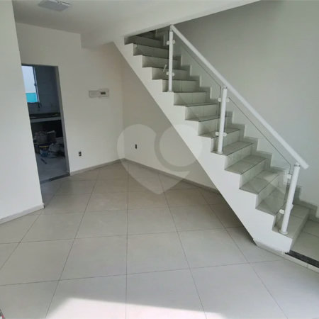 Excelente Casa Duplex | 2 Suítes | Garagem Subterrânea | Próxima ao West Shopping