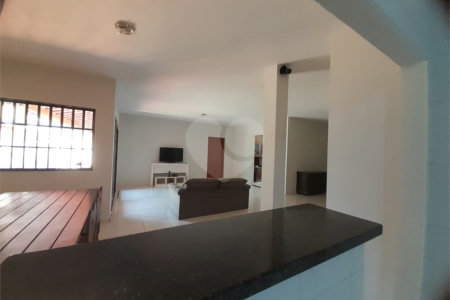 Casa de Alto Padrão à Venda e Locação no Parque Santa Mônica - São Carlos