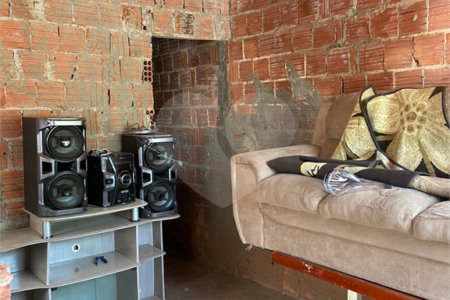 Casa Térrea com 1 dormitório.