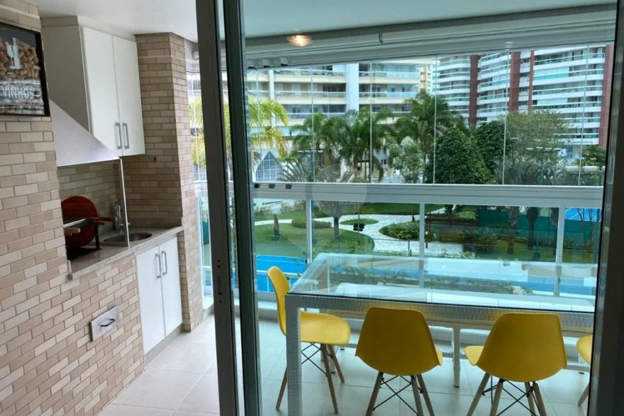 Apartamento à venda com 3 quartos, sendo 1 suíte, em Riviera de São Lourenço, Bertioga, SP