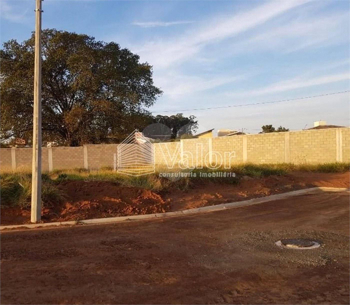 Terreno no Condomínio Residencial Villeneuve