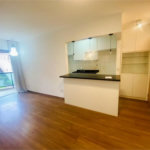Apartamento com 2 dormitórios , uma suíte e 2 vagas cobertas . Excelente Valor