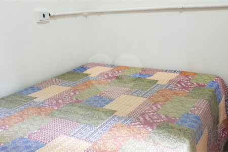 CASA TÉRREA A VENDA COM 06 APARTAMENTOS PARA LOCAÇÃO - ÓTIMO PARA INVESTIDOR - PRAÇA ARVORE