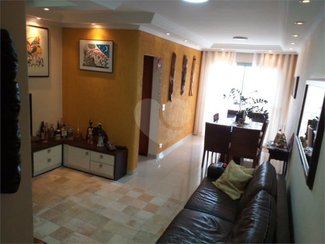 Apartamento à venda com 3 quartos, sendo 1 suíte,  em Vila Nivi, São Paulo, SP