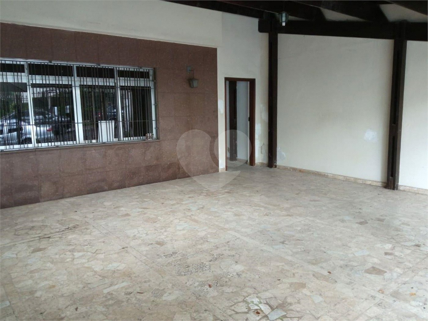 Excelente Sobrado com 04 suítes. Venha fazer uma visita.