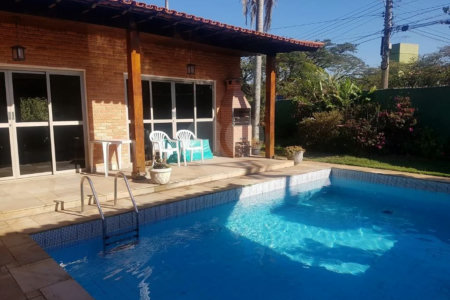 CASA TÉRREA PARA VENDA OU LOCAÇÃO COM 3 DORMITÓRIOS NO BOLSÃO DE INTERLAGOS