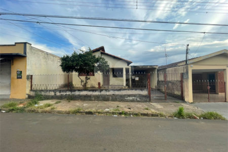 Terreno com benfeitoria na Vila Costa do Sol