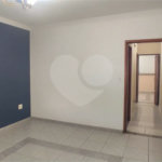 Casa com 180m², 3 dormitórios, 1 vaga, à venda na Vila Scarpelli em Santo André.
