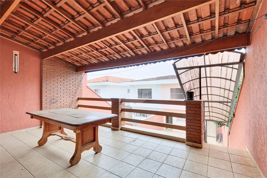 Sobrado à venda com 4 quartos, sendo 1 suíte,  em Interlagos, São Paulo, SP