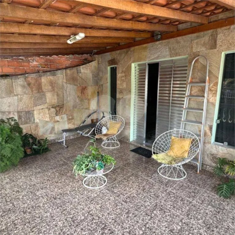 Sobrado à venda com 4 quartos, sendo 2 suítes,  em Jardim Líbano, São Paulo, SP