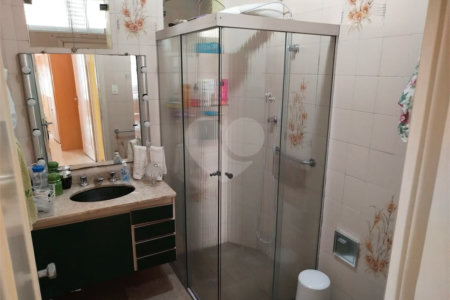 Apartamento em Higienópolis com 2 dormitórios