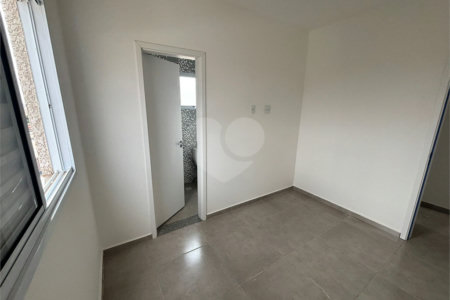 Apartamento á venda na região do Vila Prado.