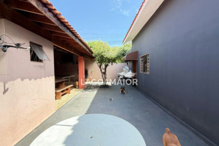 Casa à venda com 3 quartos, sendo 1 suíte, em Jardim Cangalha, Três Lagoas - MS
