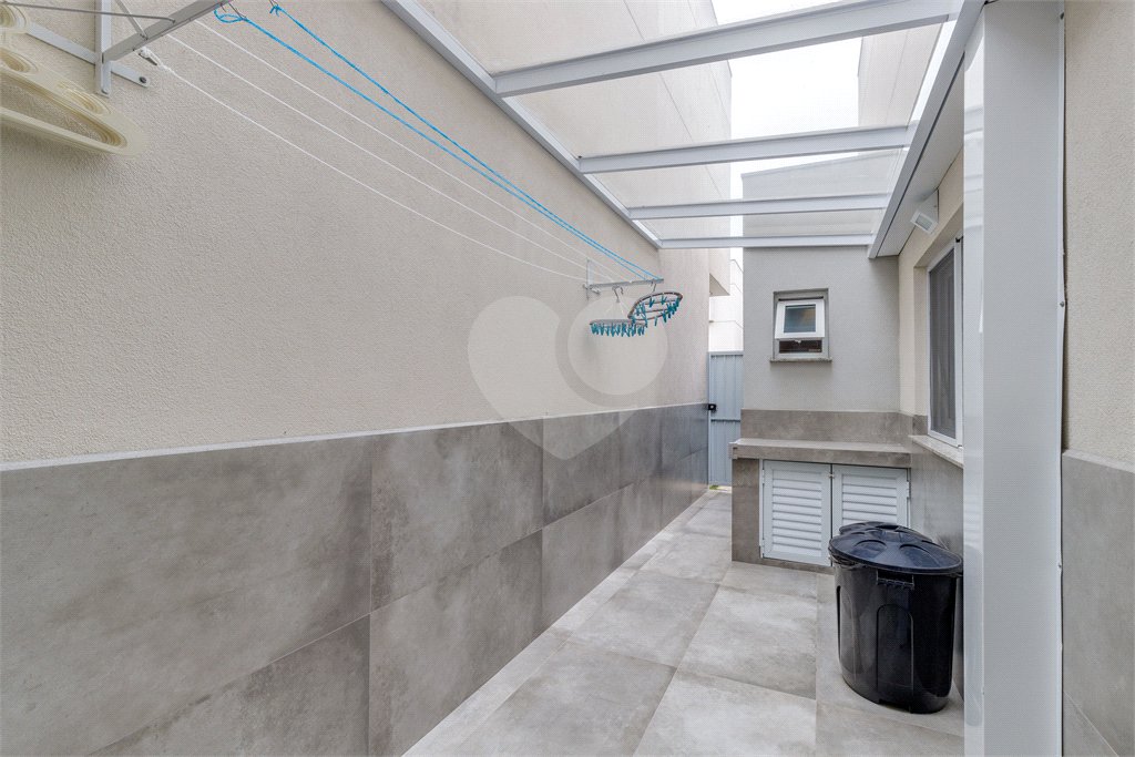 Casa à venda com 4 quartos, sendo 2 suítes, no condomínio Residencial Vila Lagos, São Paulo - SP