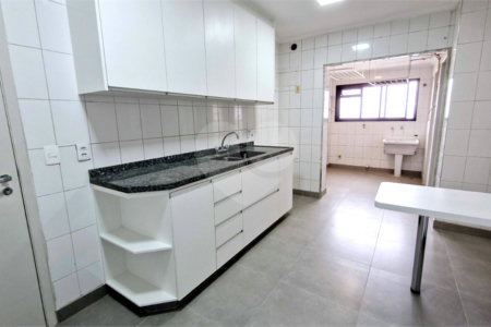 Apartamento à venda com 4 quartos, sendo 2 suítes, em Brooklin, São Paulo, SP