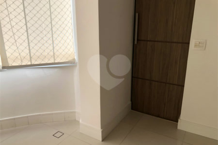 Lindo Apartamento com Varanda integrada