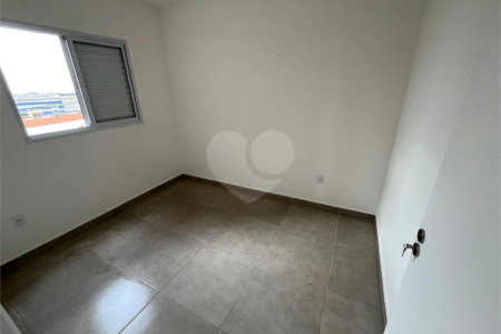 Apartamento á venda na região do Vila Prado.