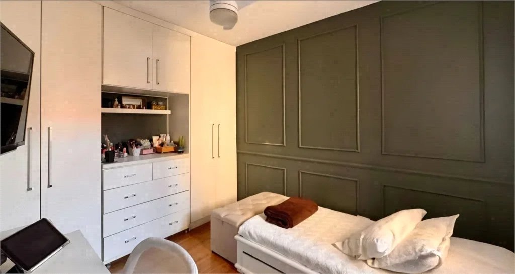 Casa em condomínio com piscina no Butantã