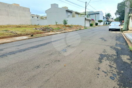 Terreno Amplo e Bem Localizado no Planalto Paraíso em São Carlos